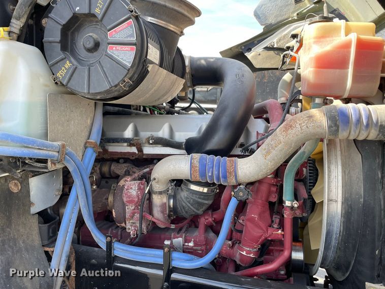 image for item JC9925 2014 Mack CHU613  semi truck