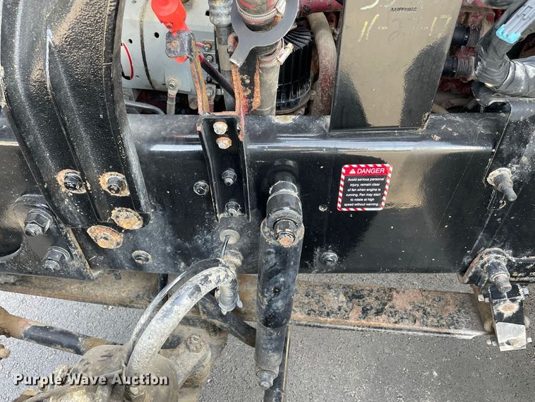 image for item JC9925 2014 Mack CHU613  semi truck