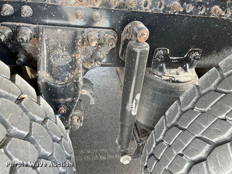 image for item JC9925 2014 Mack CHU613  semi truck