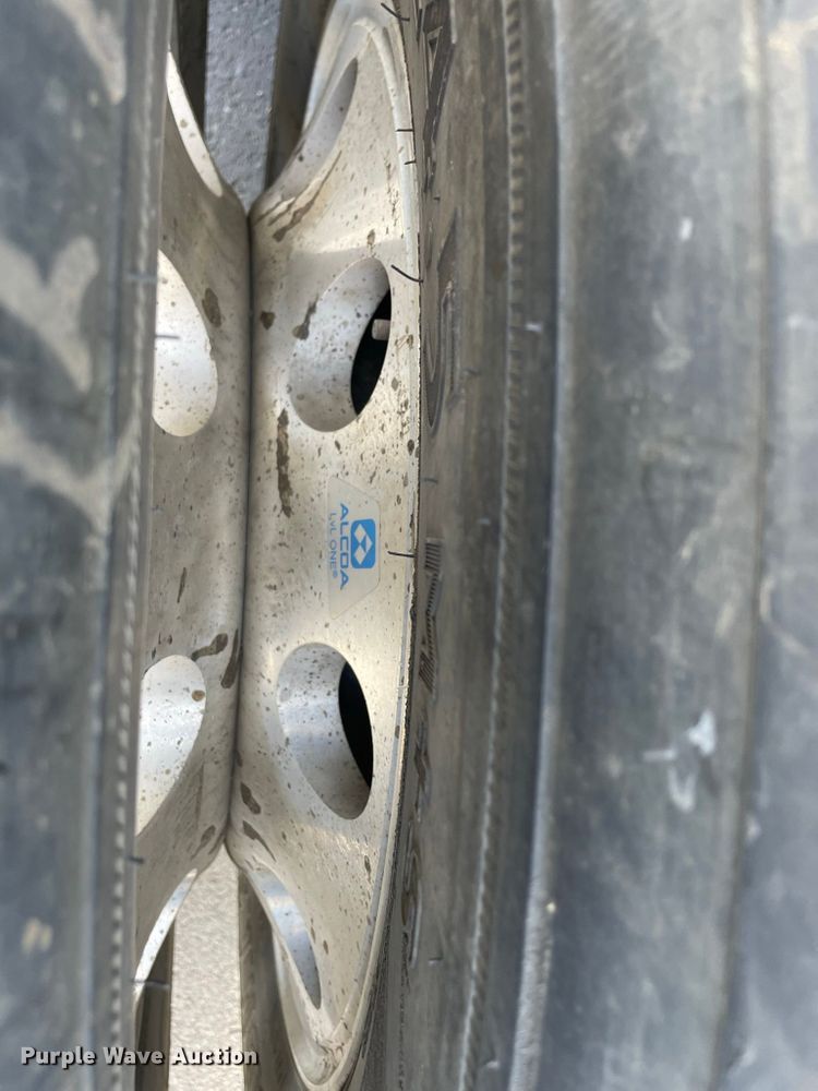 image for item JC9925 2014 Mack CHU613  semi truck