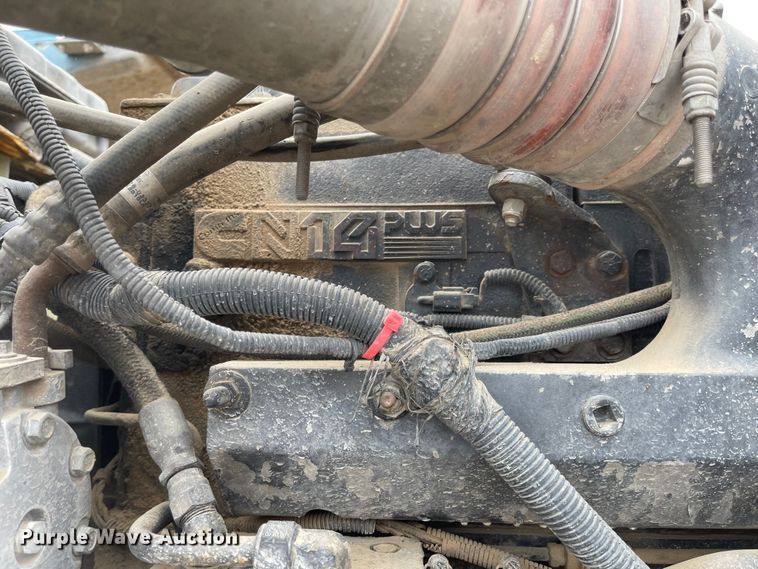 image for item JD9256 2002 Peterbilt 378  semi truck