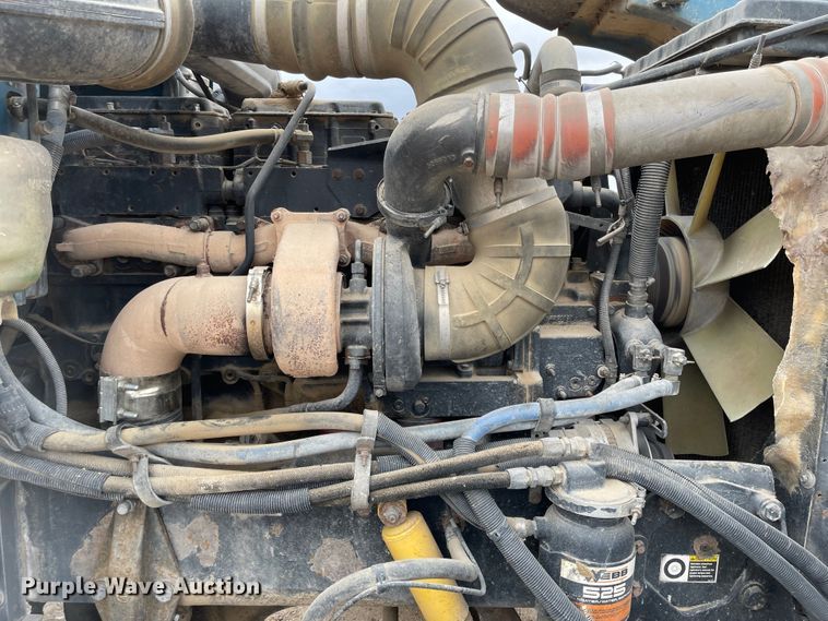 image for item JD9256 2002 Peterbilt 378  semi truck