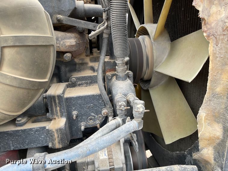 image for item JD9256 2002 Peterbilt 378  semi truck