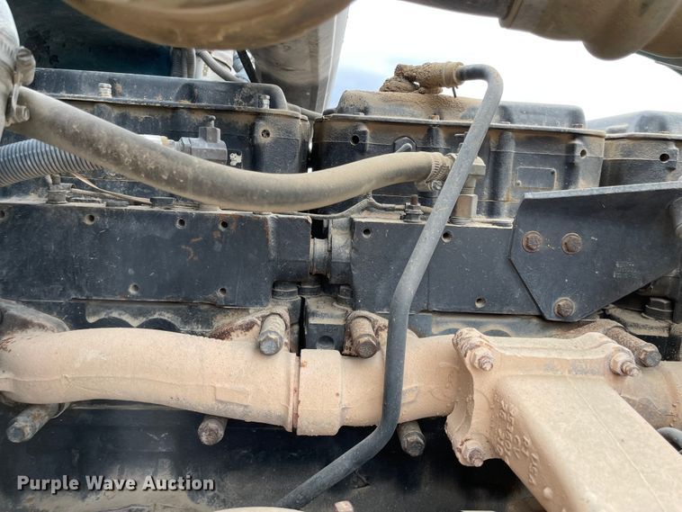 image for item JD9256 2002 Peterbilt 378  semi truck