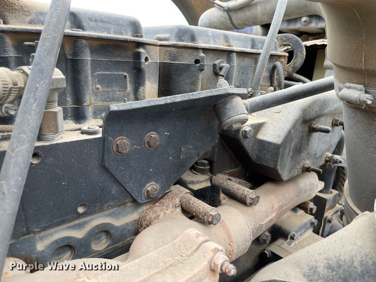 image for item JD9256 2002 Peterbilt 378  semi truck