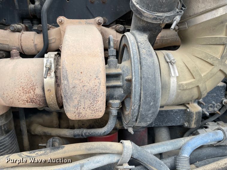 image for item JD9256 2002 Peterbilt 378  semi truck