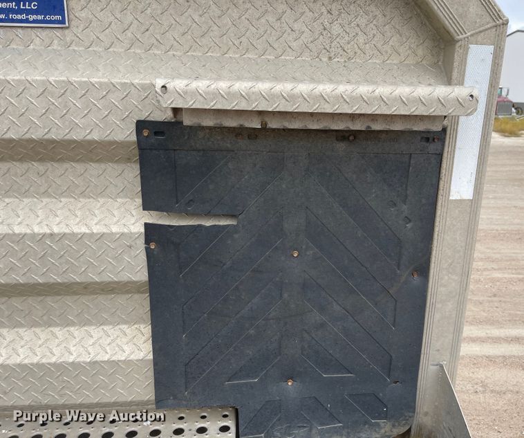 image for item JD9256 2002 Peterbilt 378  semi truck