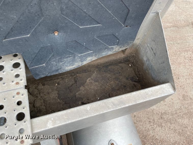 image for item JD9256 2002 Peterbilt 378  semi truck