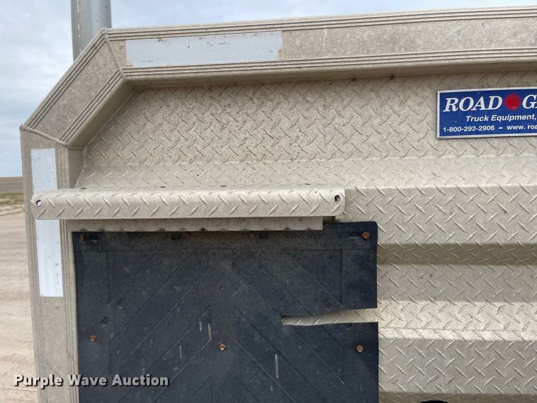 image for item JD9256 2002 Peterbilt 378  semi truck