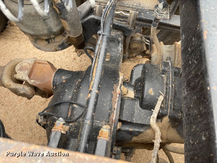 image for item JD9256 2002 Peterbilt 378  semi truck