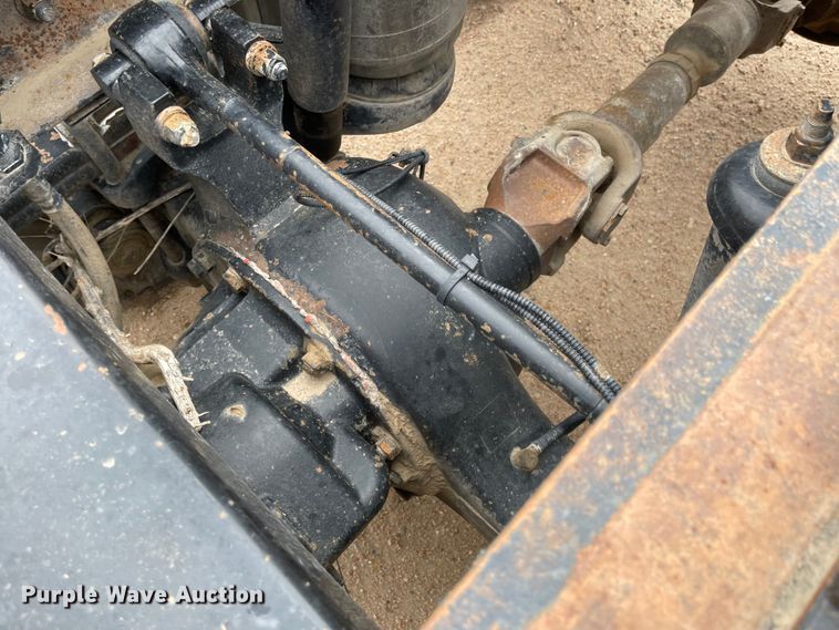 image for item JD9256 2002 Peterbilt 378  semi truck