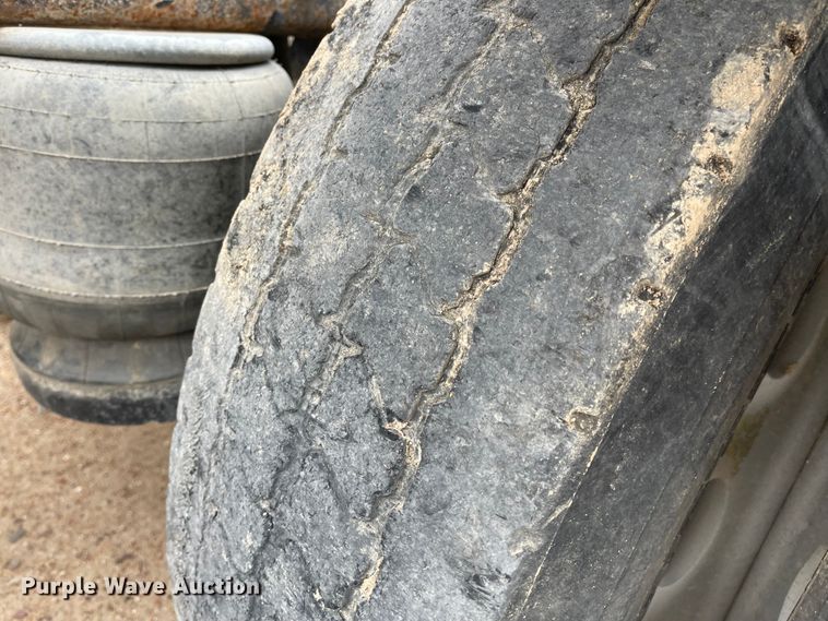 image for item JD9256 2002 Peterbilt 378  semi truck