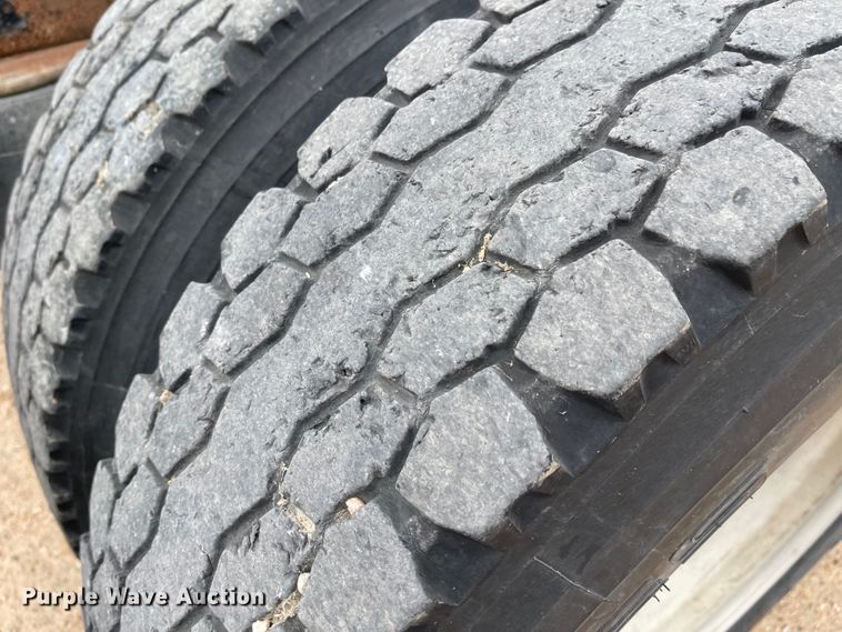 image for item JD9256 2002 Peterbilt 378  semi truck