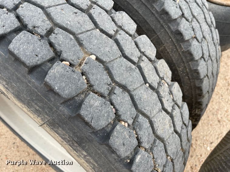 image for item JD9256 2002 Peterbilt 378  semi truck