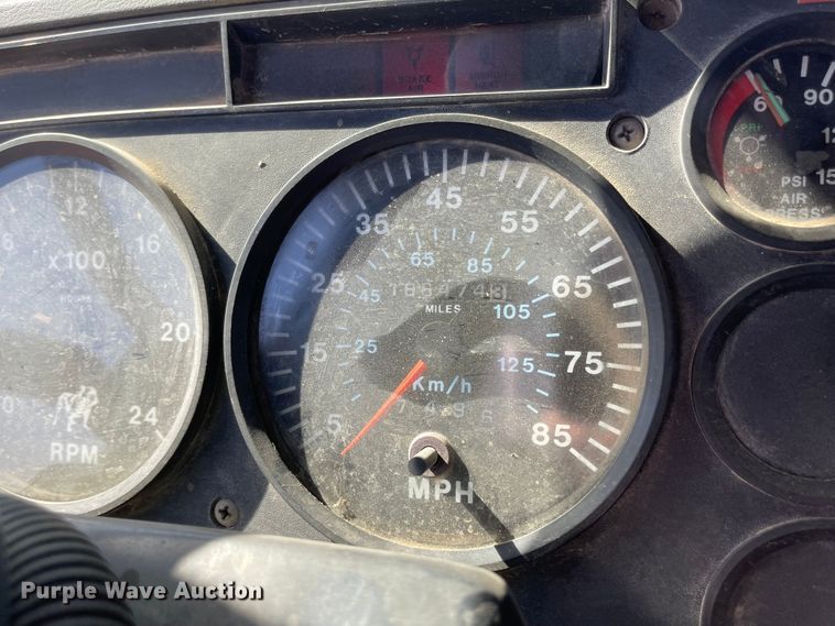 image for item JD9262 1994 Mack CH613 winch truck