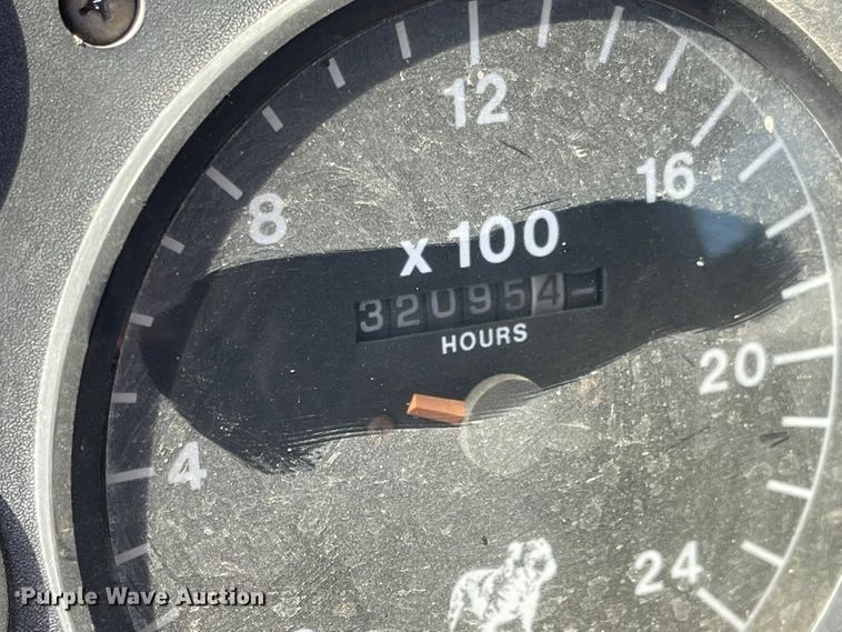 image for item JD9262 1994 Mack CH613 winch truck