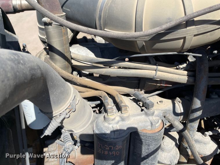 image for item JD9262 1994 Mack CH613 winch truck