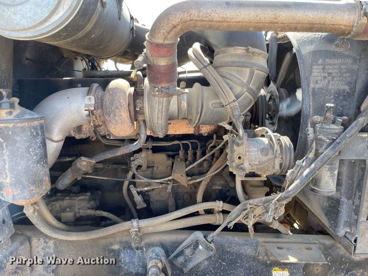 image for item JD9262 1994 Mack CH613 winch truck