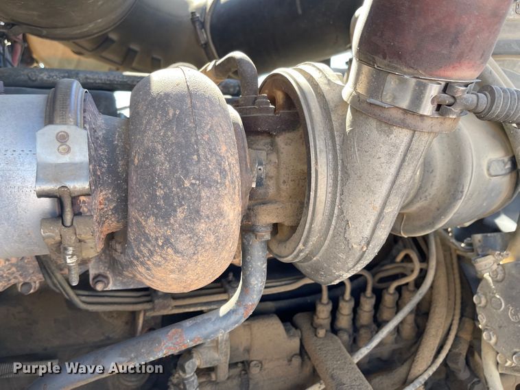 image for item JD9262 1994 Mack CH613 winch truck