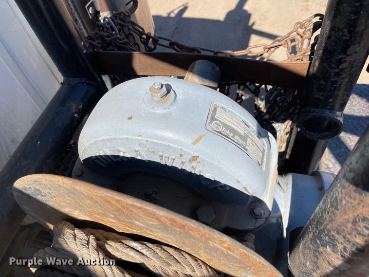 image for item JD9262 1994 Mack CH613 winch truck