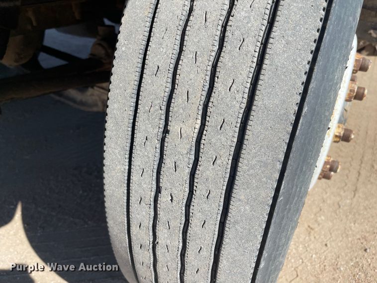 image for item JD9262 1994 Mack CH613 winch truck