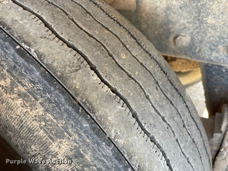 image for item JD9262 1994 Mack CH613 winch truck