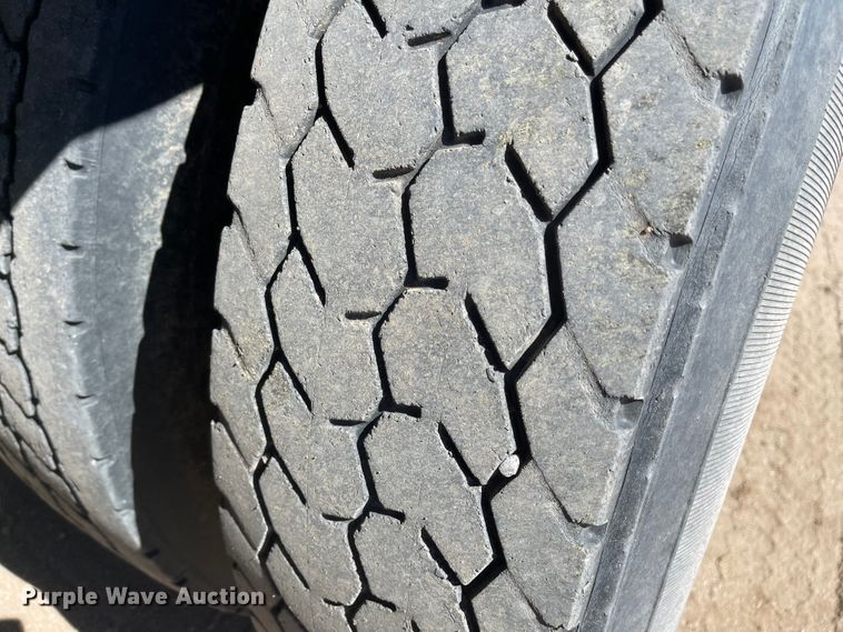 image for item JD9262 1994 Mack CH613 winch truck