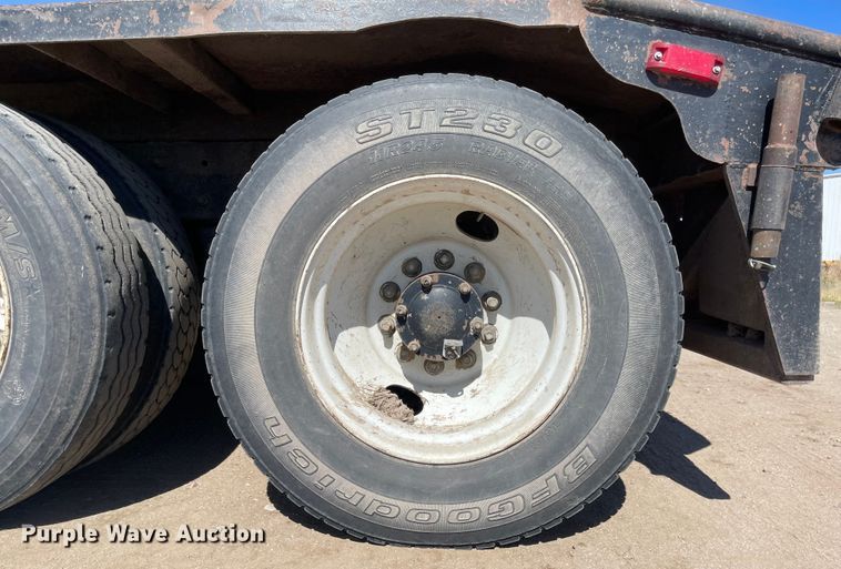 image for item JD9262 1994 Mack CH613 winch truck