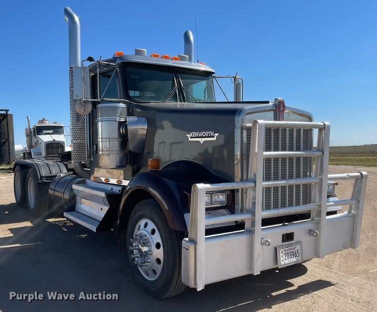 image for item JD9263 2008 Kenworth W900  semi truck