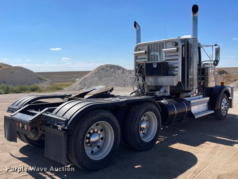 image for item JD9263 2008 Kenworth W900  semi truck