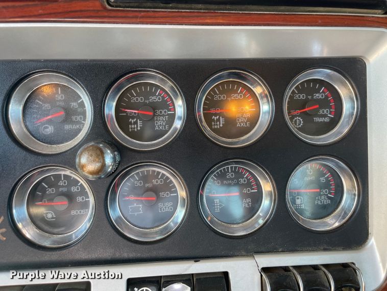 image for item JD9263 2008 Kenworth W900  semi truck