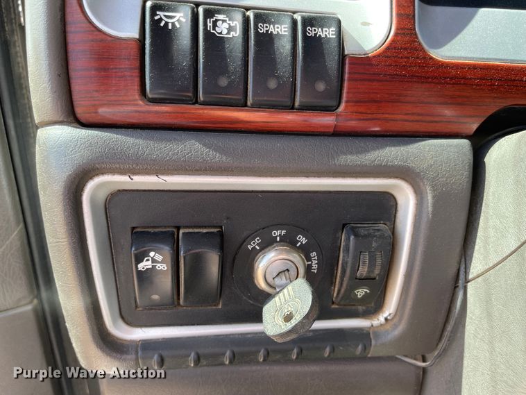 image for item JD9263 2008 Kenworth W900  semi truck