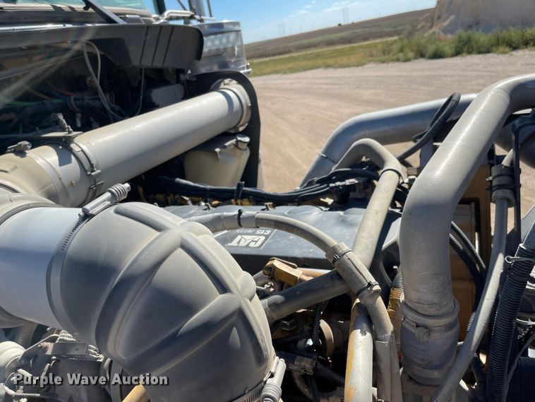 image for item JD9263 2008 Kenworth W900  semi truck