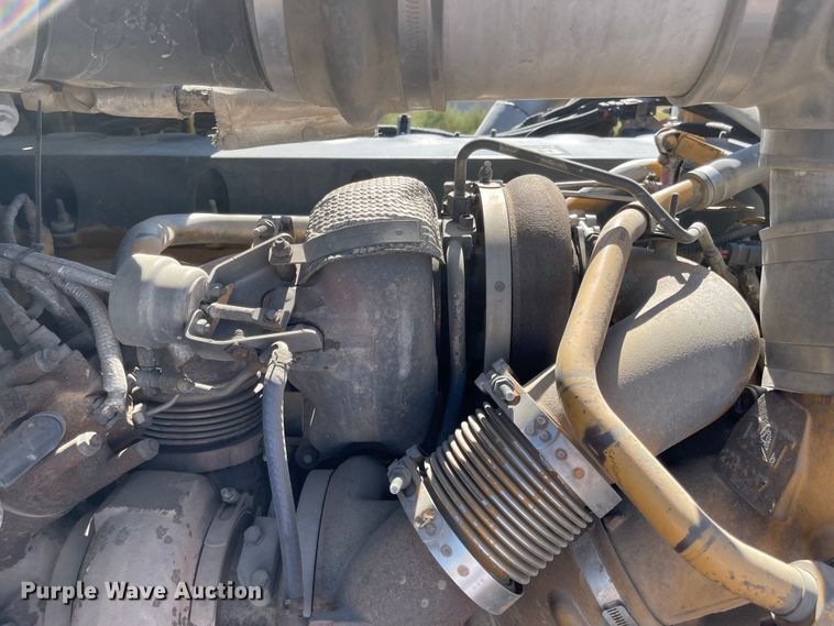 image for item JD9263 2008 Kenworth W900  semi truck