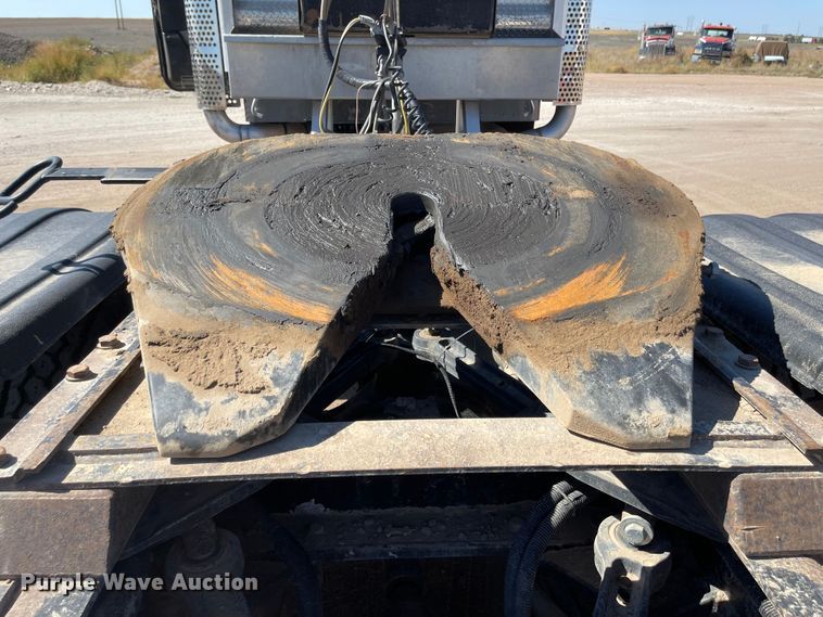 image for item JD9263 2008 Kenworth W900  semi truck