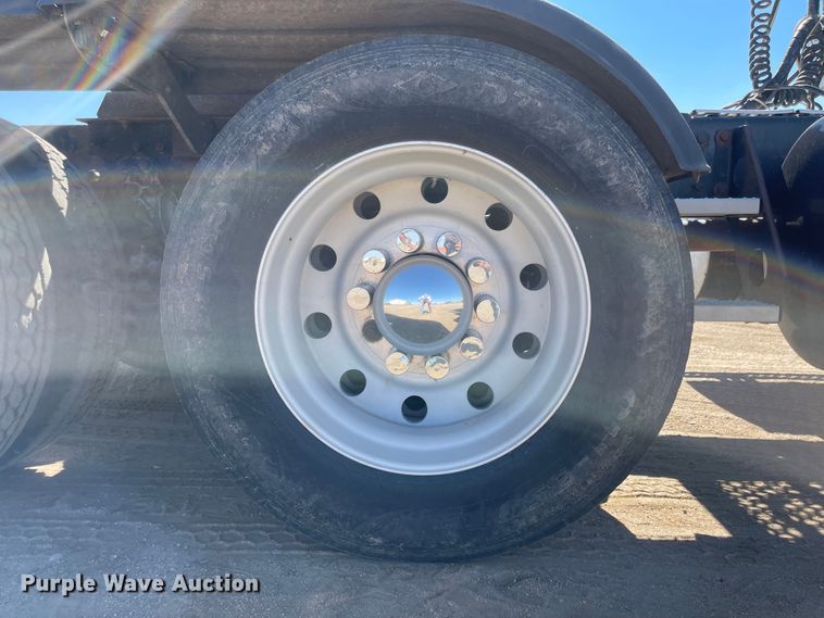 image for item JD9263 2008 Kenworth W900  semi truck