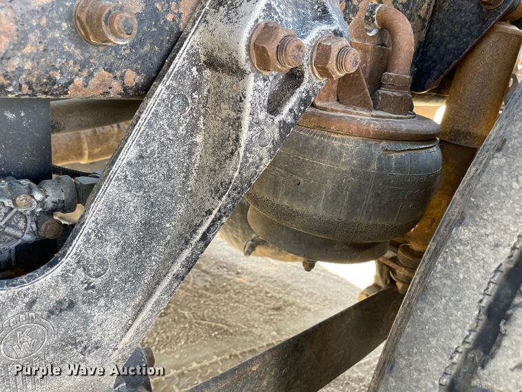 image for item JD9263 2008 Kenworth W900  semi truck