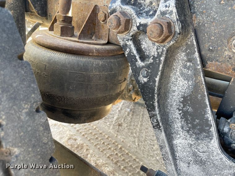 image for item JD9263 2008 Kenworth W900  semi truck