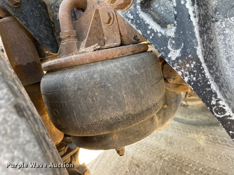 image for item JD9263 2008 Kenworth W900  semi truck