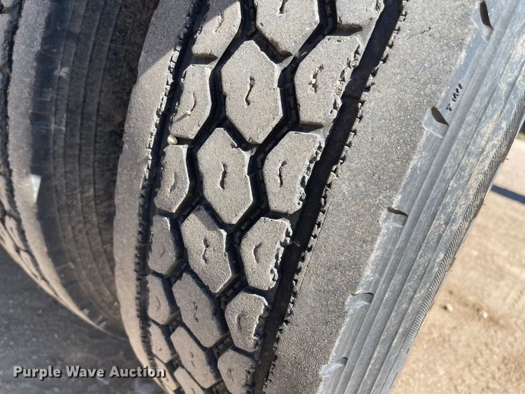 image for item JD9263 2008 Kenworth W900  semi truck