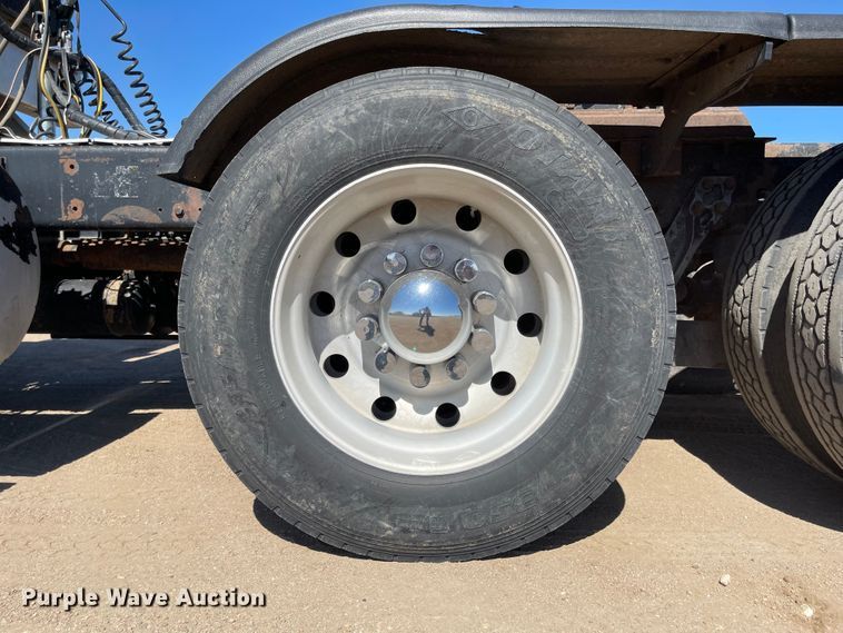 image for item JD9263 2008 Kenworth W900  semi truck