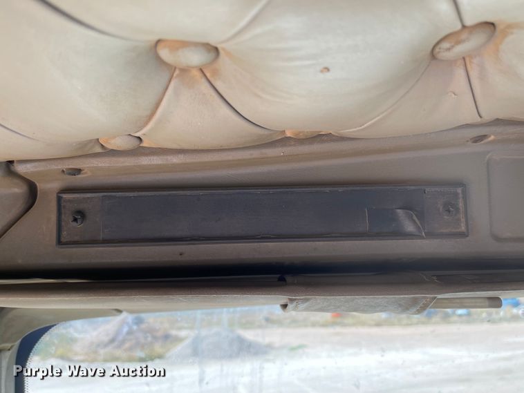 image for item JD9264 2005 Kenworth T800  vacuum truck