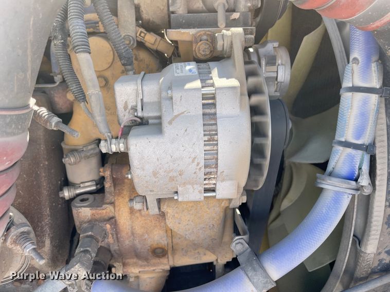 image for item JD9264 2005 Kenworth T800  vacuum truck