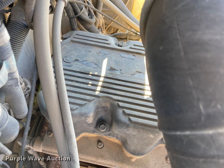 image for item JD9264 2005 Kenworth T800  vacuum truck