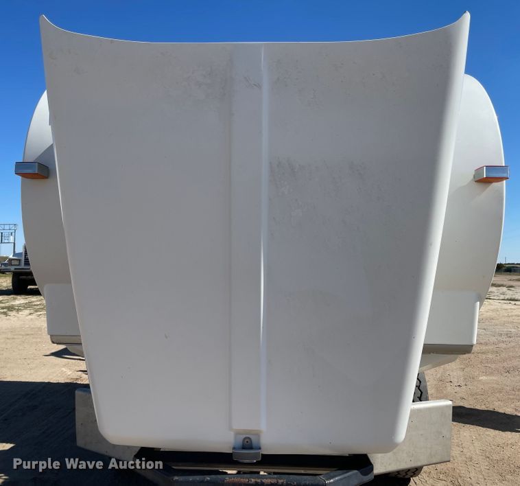 image for item JD9264 2005 Kenworth T800  vacuum truck