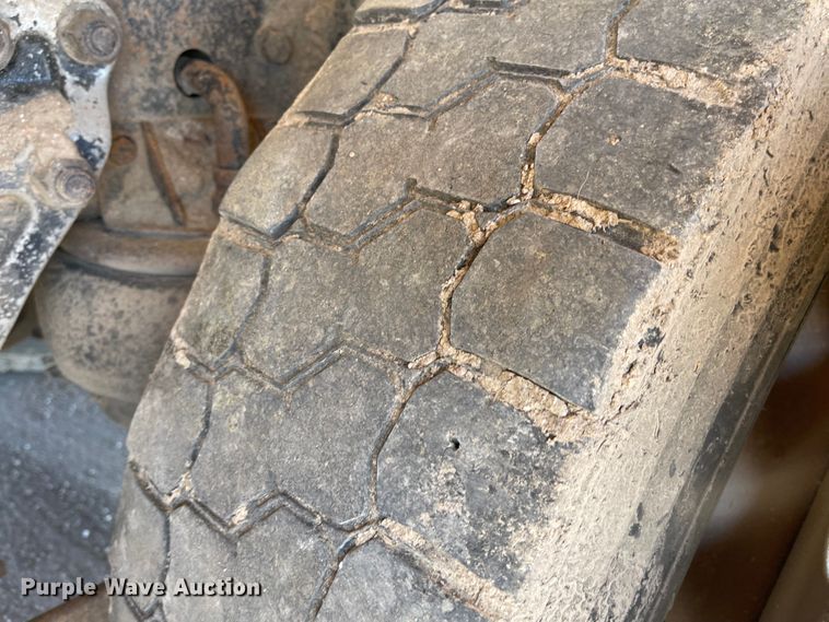 image for item JD9264 2005 Kenworth T800  vacuum truck