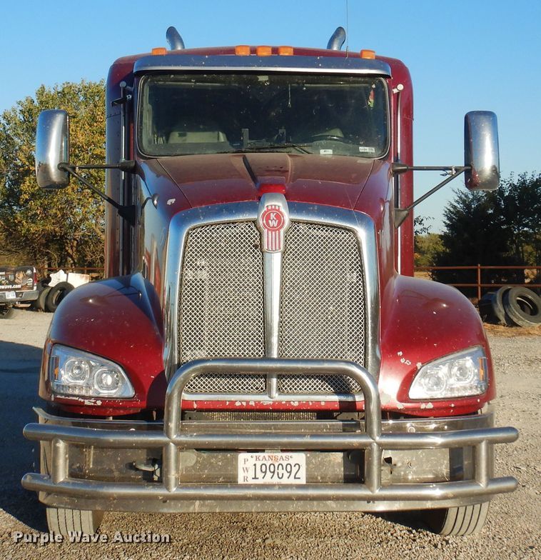image for item JJ9658 2016 Kenworth T660  semi truck