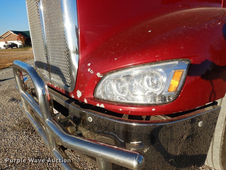 image for item JJ9658 2016 Kenworth T660  semi truck