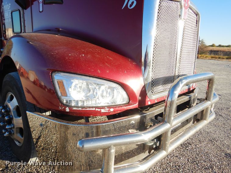 image for item JJ9658 2016 Kenworth T660  semi truck