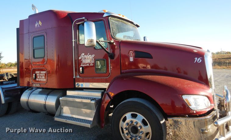 image for item JJ9658 2016 Kenworth T660  semi truck